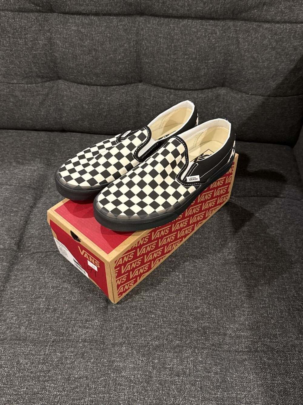 7.5M / 9W - Vans Classic Slip-On Checkerboard White Black